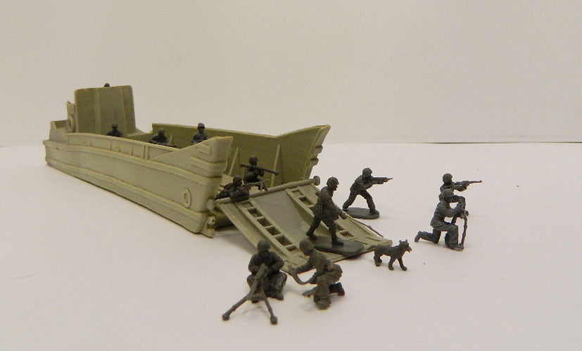 GR04_2025 AMERICAN LANDING CRAFT CON SOLDATINI US MARINES WATERLOO 1815 SCALA 1/72