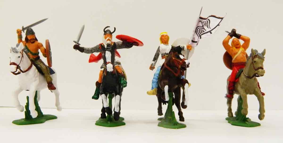 BRITAIN DSG BRIT004 VICHINGHI A CAVALLO DIPINTI SENZA SCATOLA 1/32