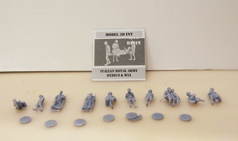 FLOR2 ITALIAN ROYAL ARMY MEDICS & WIA 1/72 MODEL 3D INT