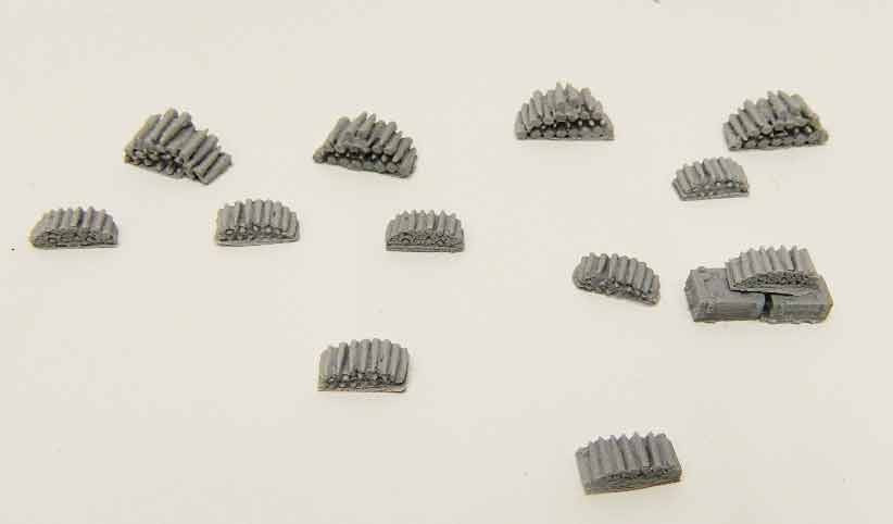 RESINACC6 EWM ARTILLERY & GUN POSITIONS PILES OF BIG & SMALLER SHELL AND FUSE BOX 1/72