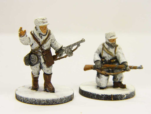 020 MAR.DAV NOT PAINTED FINNISH OFFICER TEAM WWII  1/72