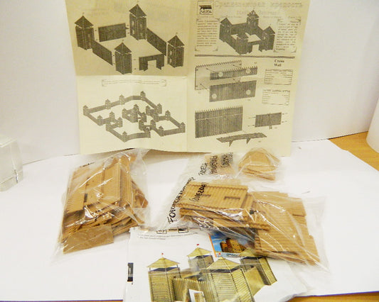 ZVEZDA 8501  MEDIEVAL FORTRESS 1/72  SENZA SCATOLA