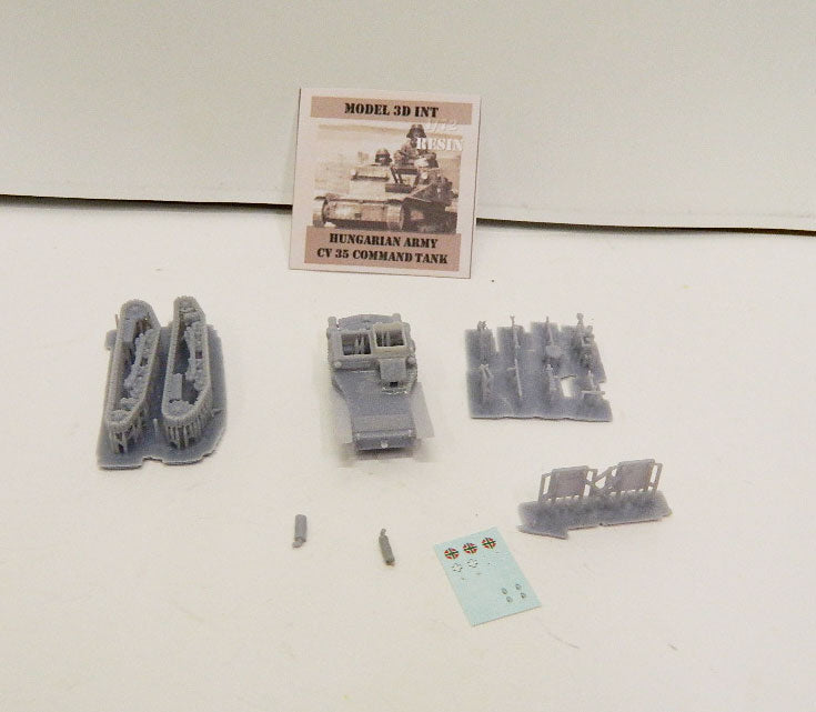 FLOR29 UNGARIAN ARMY CV35 COMMAND TANK    1/72