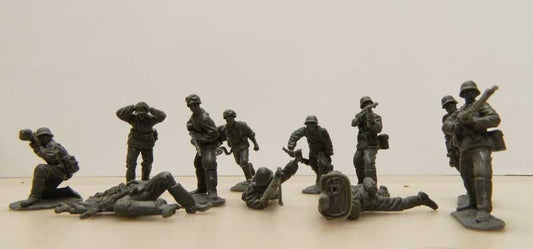 176B CLASSIC TOY SOLDIERS GERMAN ASSAULT SET  WWII  1/32