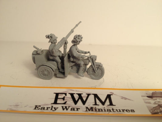 D0 EWM 1/72  Benelli 500 M36 Motor tricycle and driver with rear seating