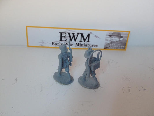 G0 EWM 2 x Italian Infantry with portable field radio  1/72