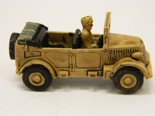 ITVEH04 EWM 1/72  Italian Army 1935 to 1943 / HQ & Communications / Fiat 508 military car and driver