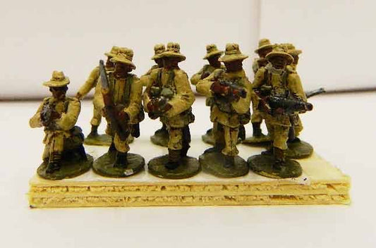 KARINF52 EWM KINGS AFRICAN RIFLES 1/72