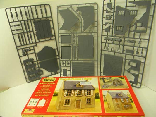 RR0001 VALIANT SCALA 1/72 Rapid Ruin French House / Shop